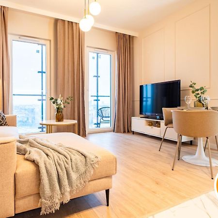 Apartamentysnu, Wola Tower Z Parkingiem ワルシャワ エクステリア 写真